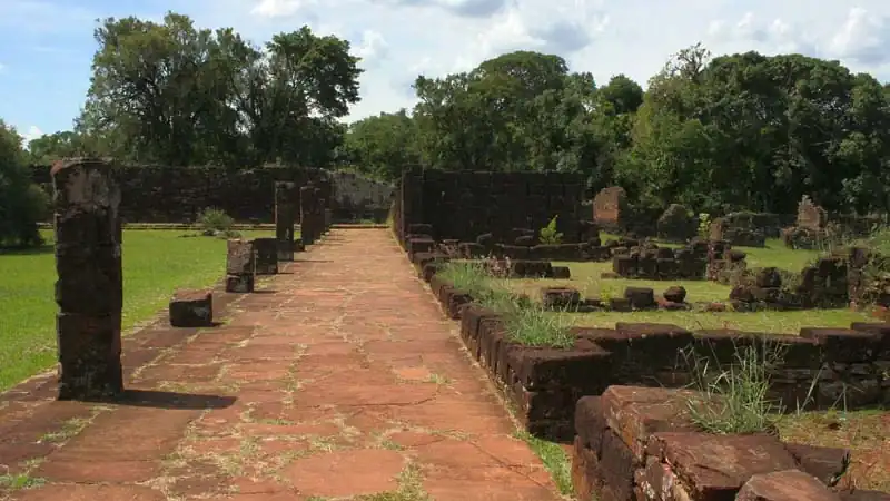 Ruínas de San Ignacio e Minas de Wanda