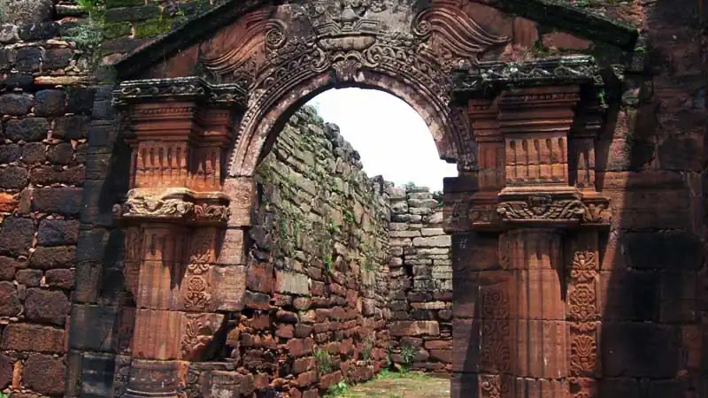 Ruínas de San Ignacio e Minas de Wanda