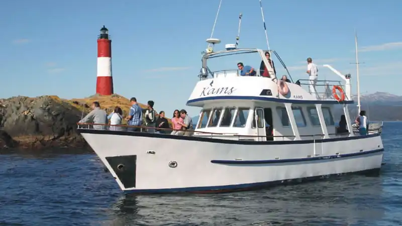 Navegação Canal Beagle em Iate
