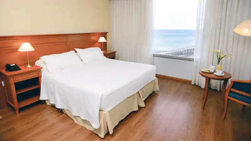 4* | Australis Yene Hue 